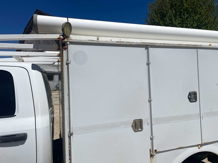 #6925-•-2013-ram-5500-heavy-duty-image-58
