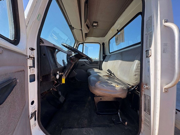 2000-international-4700-image-13