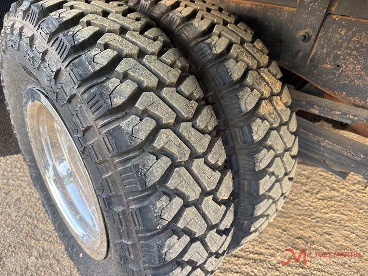 1995-chevrolet-cheyenne-3500-image-16