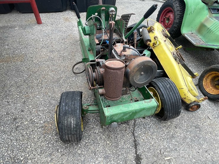 john-deere-110-image-4