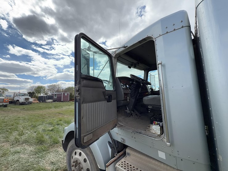 2006-kw-t800-sleeper-image-49