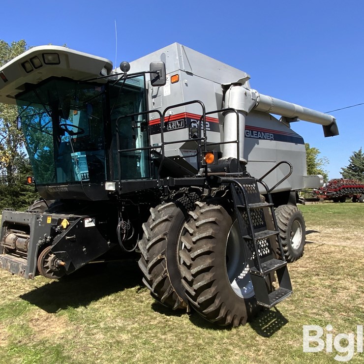 2000 GLEANER R62