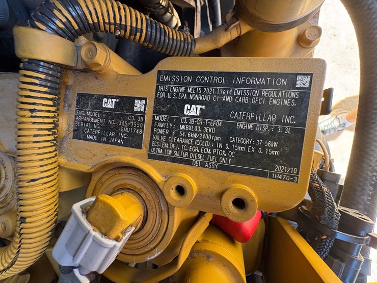 2021-caterpillar-279d3-image-40