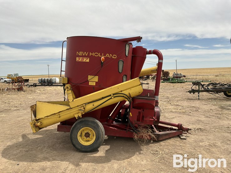 new-holland-357-image-4