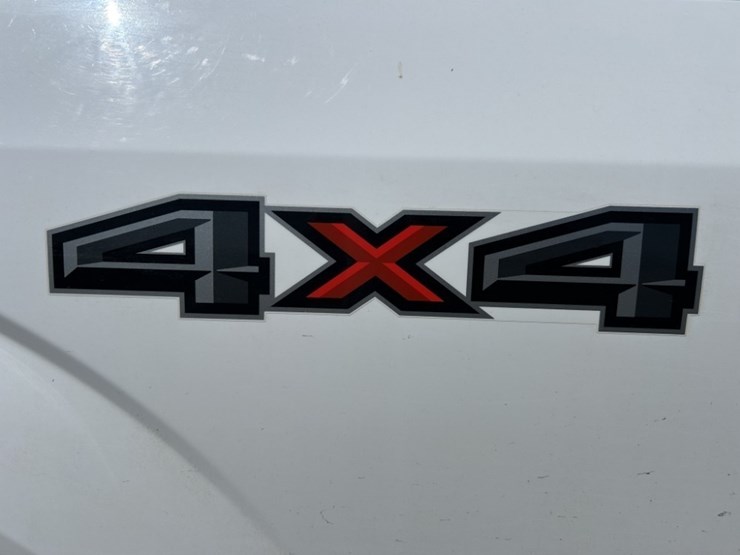 2016-ford-f150-xl-image-11