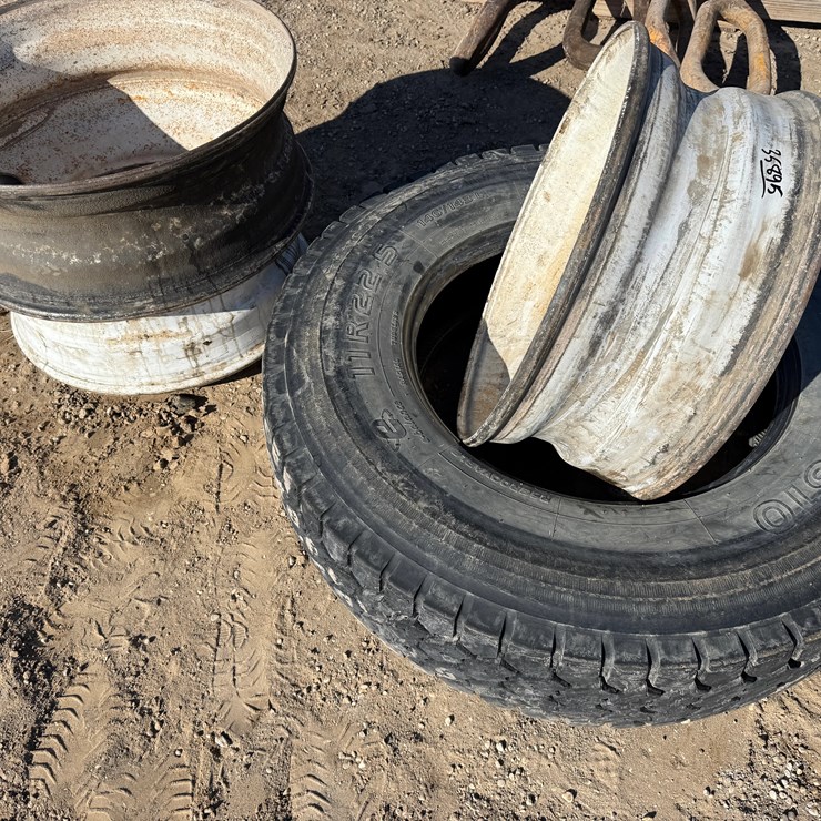 (1) 11R22.5 TOYO GRIP TIRE, (2) 22.5 BUDD WHEELS & (1) 24.5 PILOT WHEEL
