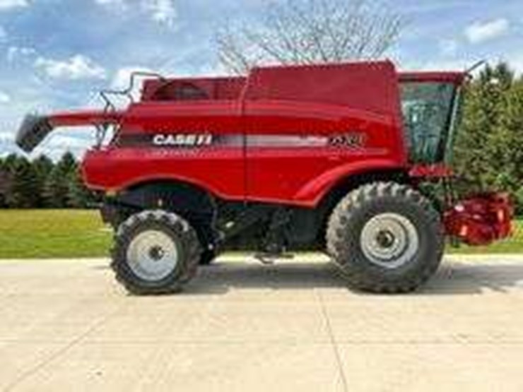 2012-case-ih-6130-image-8