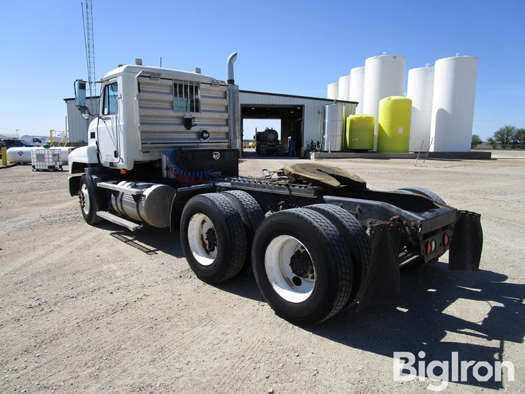 2003-mack-ch613-image-7