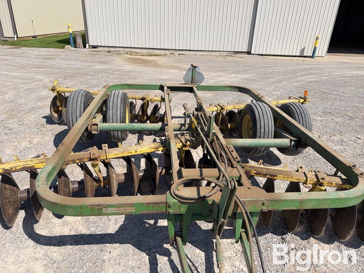 john-deere-210-image-14