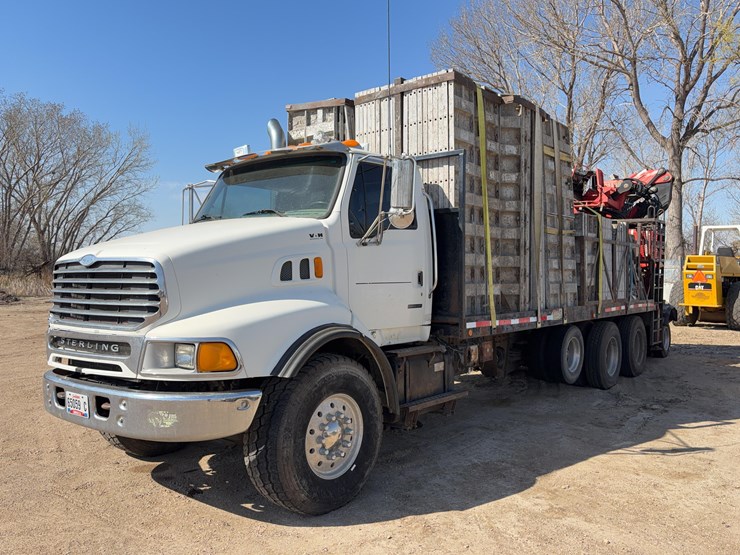 2003-sterling-lt9500-image-1