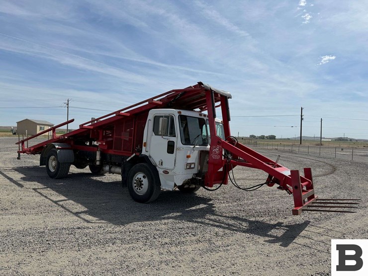 1994-peterbilt-320-image-7