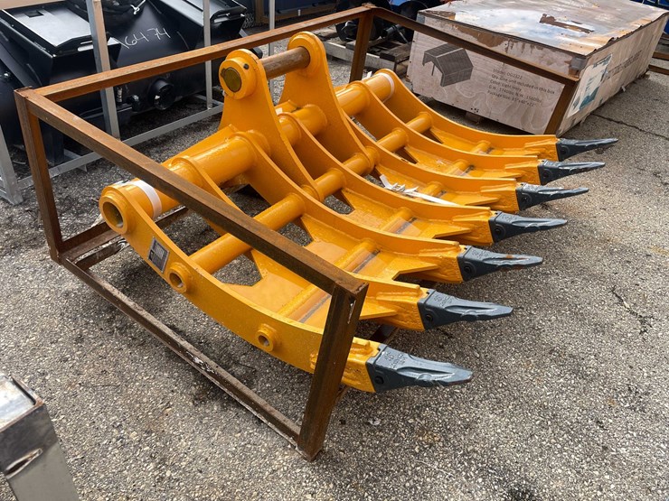 caterpillar-320-image-5