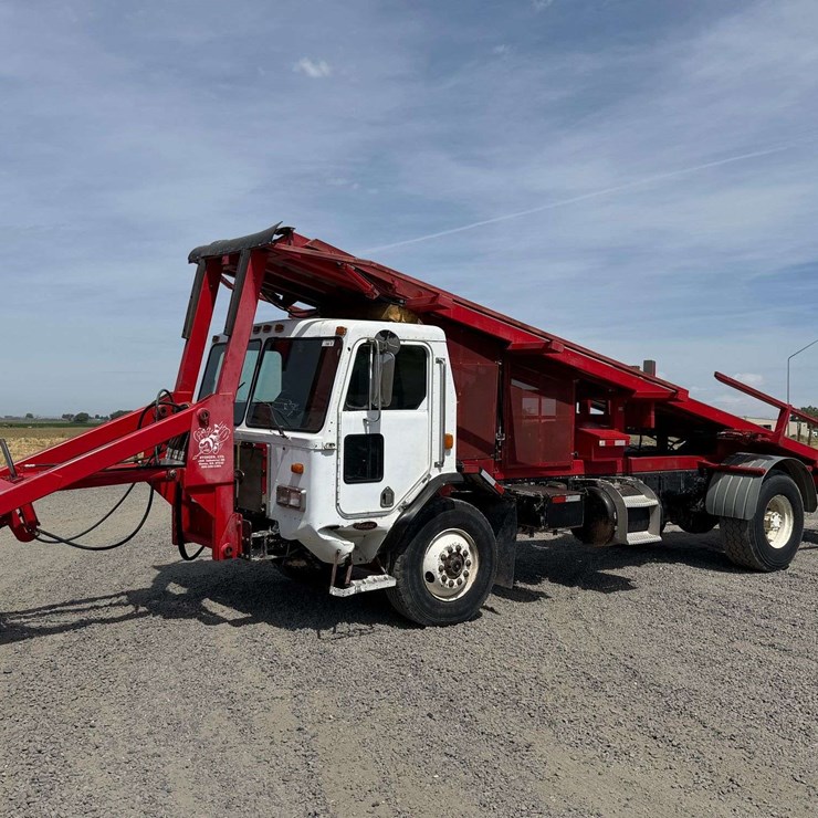 1994 PETERBILT 320