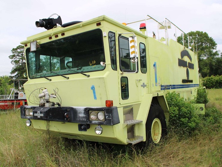 1988-oshkosh-t-3000-airport-pumper-speciality-vehicle-10t9l5eh3j1032880-mileage:-9175-(2270-ho-image-1