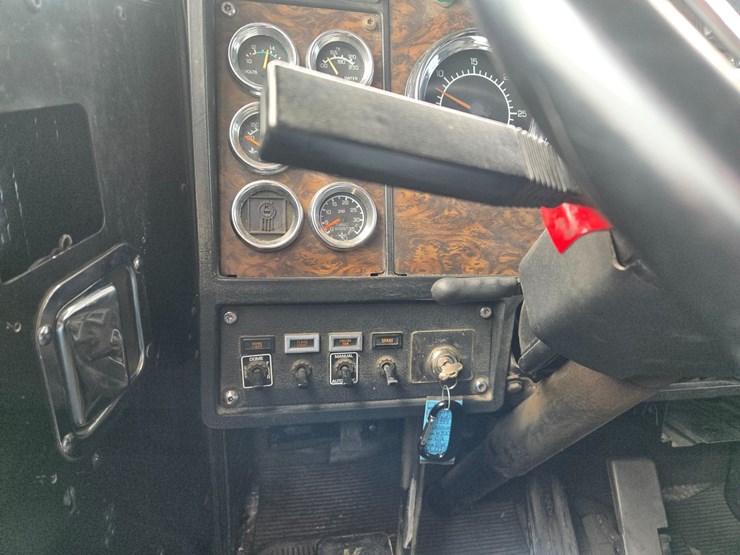 1999-kenworth-w900-image-71