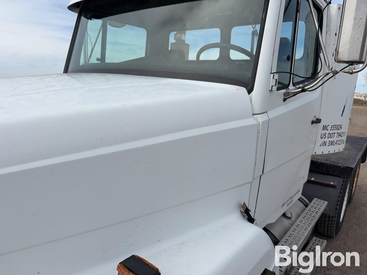 1991-freightliner-flc112-image-16