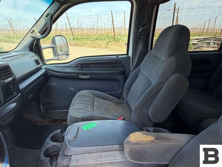 2000-ford-excursion-image-19