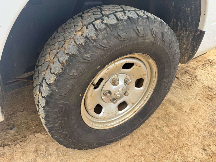 2019-ram-1500-classic-image-25