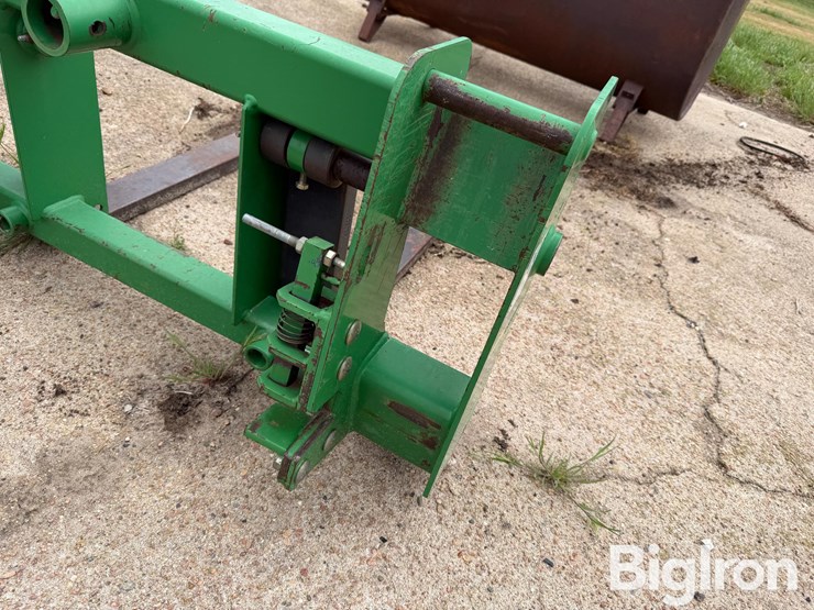 john-deere-pallet-forks-image-18