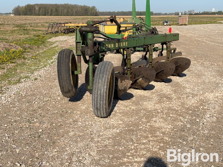 john-deere-a1450-4-bottom-moldboard-plow-image-6