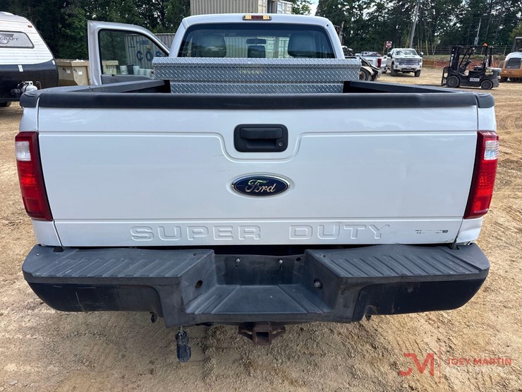 2015-ford-f250-xl-image-12