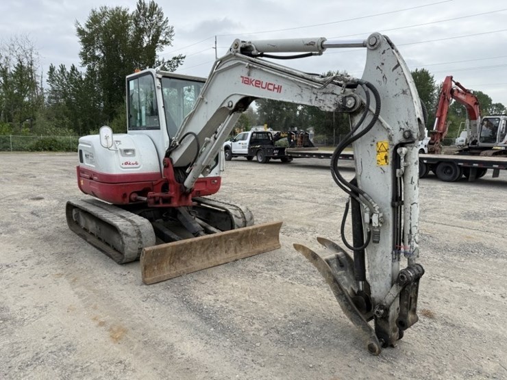 2017-takeuchi-tb260-image-2