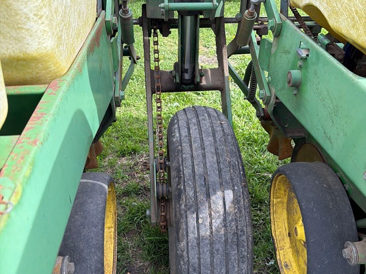 john-deere-7000-image-33
