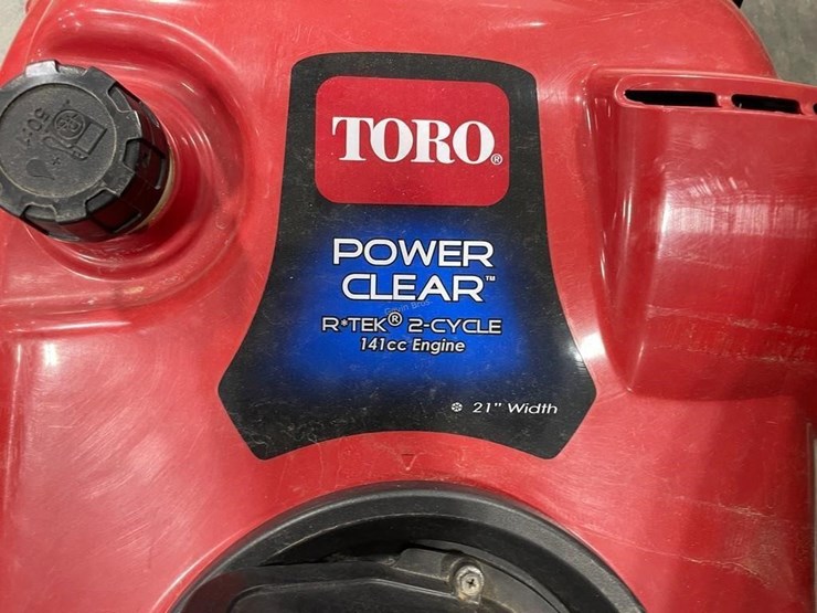 toro-power-clear-snowblower-image-3