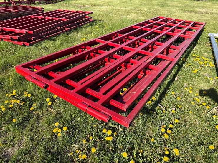 5-14ft-livestock-gates-image-1