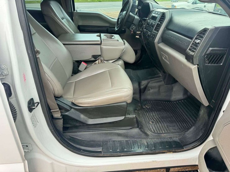 2017-ford-f550-sd-image-19