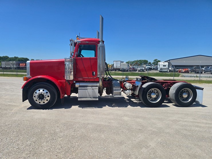 2007-peterbilt-379-image-7