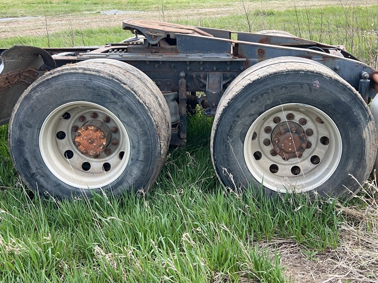 2000-mack-ch613-image-33