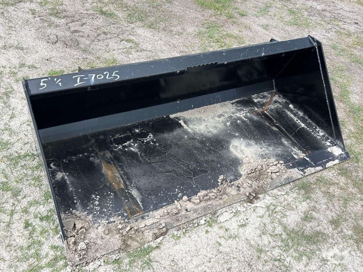 2025-swict-66in-bucket-skid-steer-attachment-image-1