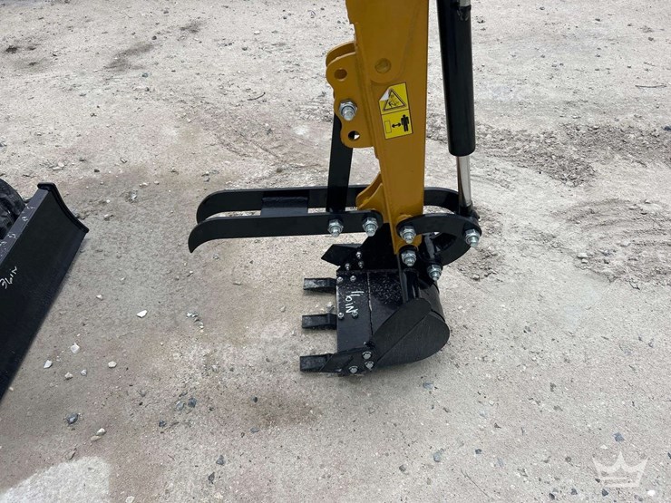 2026-cfg-industrial-h13r-mini-excavator-image-16