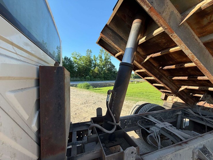 2003-international-durastar-4200-image-13