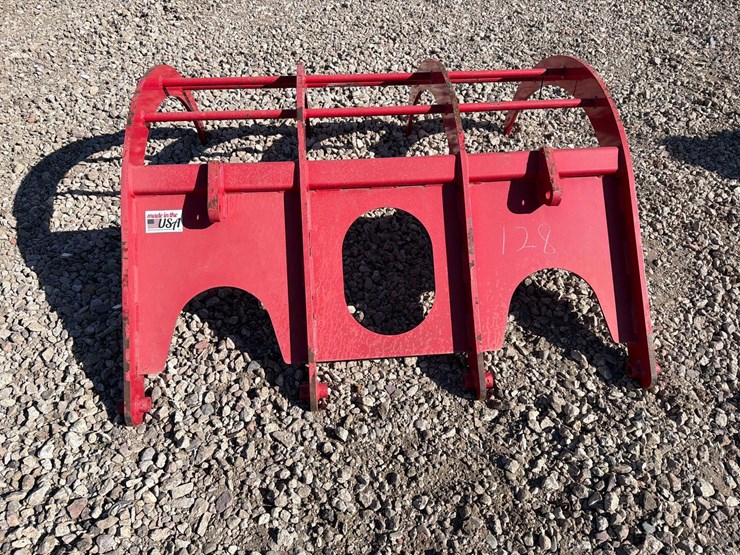 grey-wolf-grapple-fork-image-2