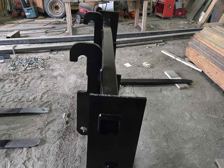 m&j-volvo-mount-pallet-forks-image-7