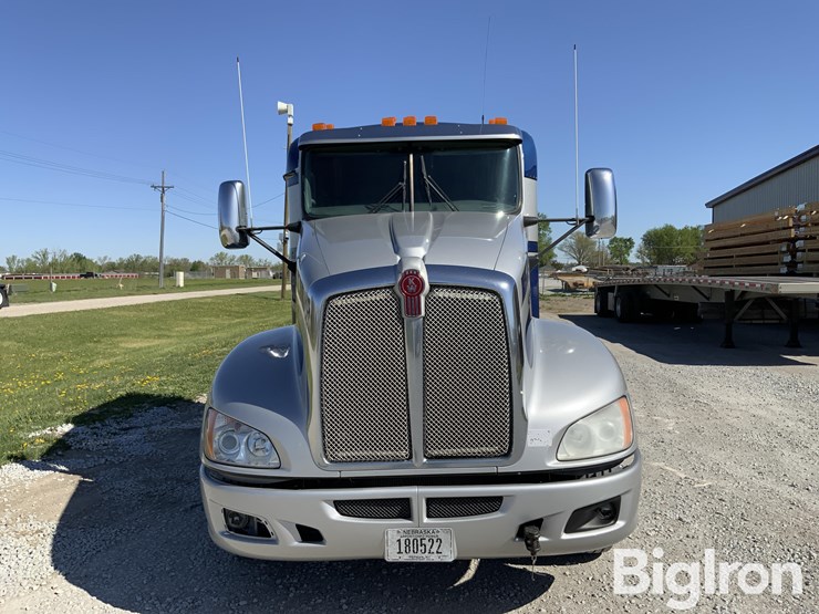 2015-kenworth-t660-image-2