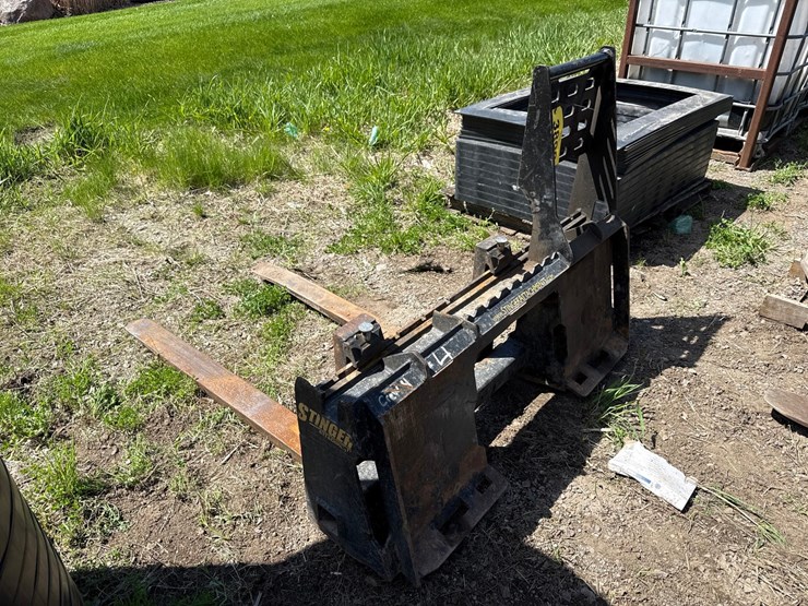 #3899-•-approx-48"-skid-steer-forks-image-3