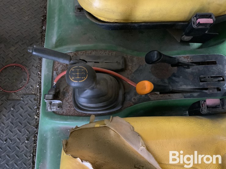 2000-john-deere-2030-image-20