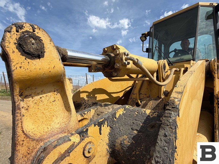 caterpillar-960f-image-13