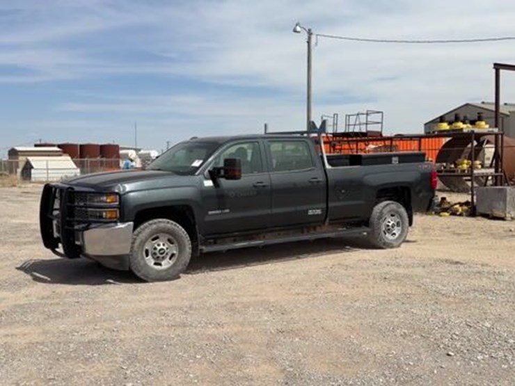 2019-chevrolet-silverado-2500hd-image-1