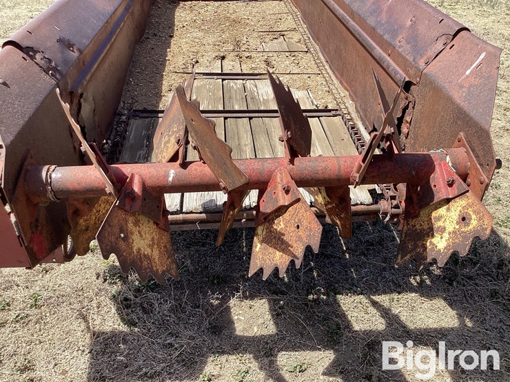 new-holland-328-image-18