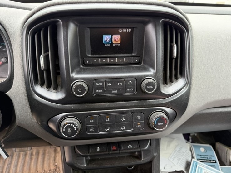 2016-chevrolet-colorado-image-25
