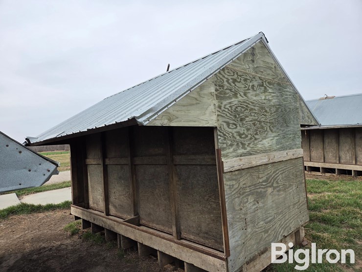 shop-built-wood-livestock-feeder-image-8