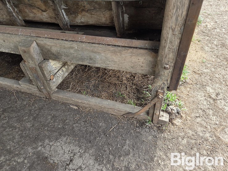 shop-built-wood-livestock-feeder-image-19