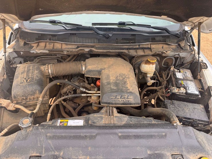 2019-ram-1500-classic-image-19