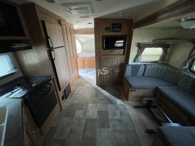 #9-•-2015-shamrock-by-flagstaff-forest-river-camper-image-41