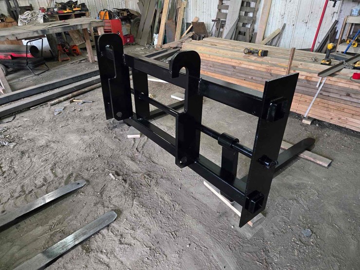 m&j-volvo-mount-pallet-forks-image-6