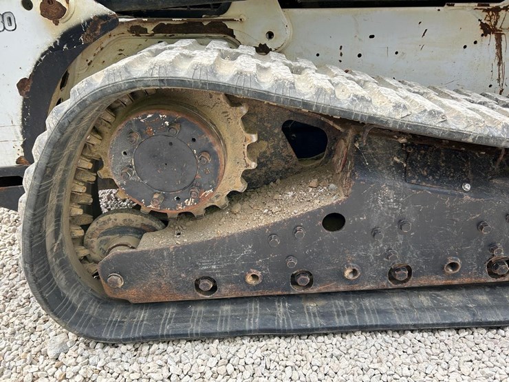 bobcat-t630-image-13